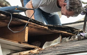 common causes of Scrwgan fascia damage