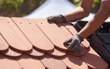 Scrwgan roof tile contractors